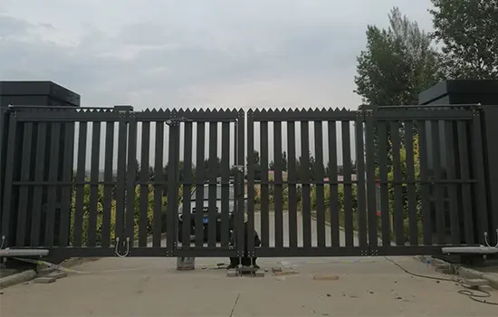 Bifolding automatic gate Electric folding driveway gate QiGong