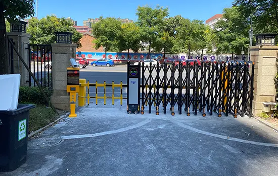 Retractable driveway gate Automatic retractable gate QG-L600 QiGong